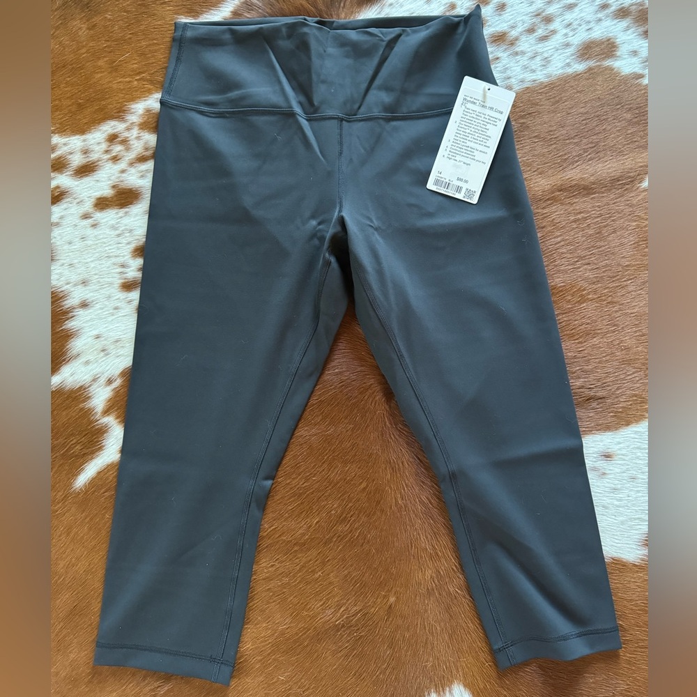 NWT Lululemon crop leggings